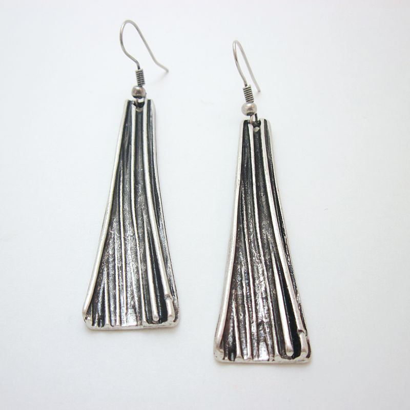 Long Tapered Lined Zinc Alloy Dangle Earrings - Click Image to Close